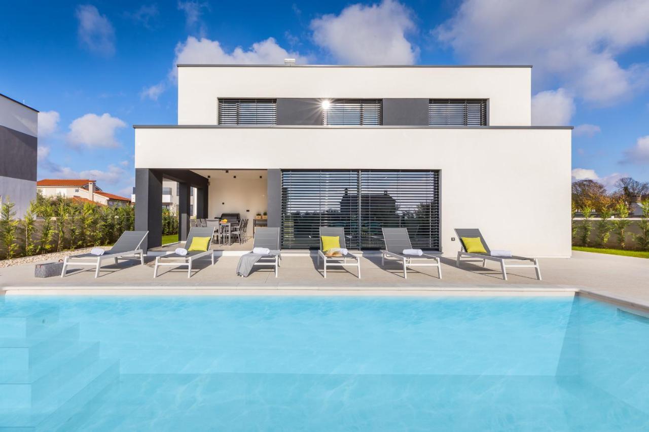Amazing Private Villa With Outdoor Swimming Pool In Vodnjan Exterior foto