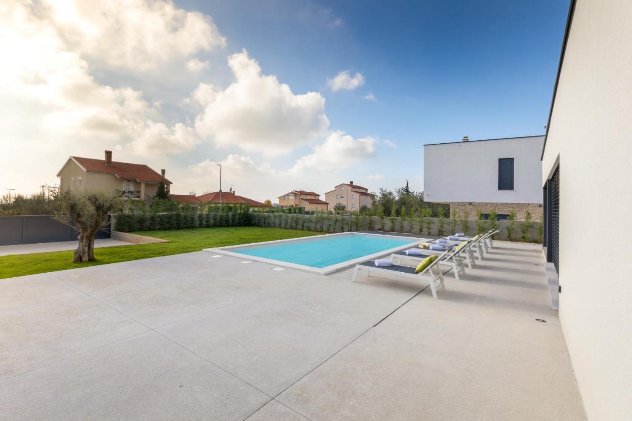 Amazing Private Villa With Outdoor Swimming Pool In Vodnjan Exterior foto