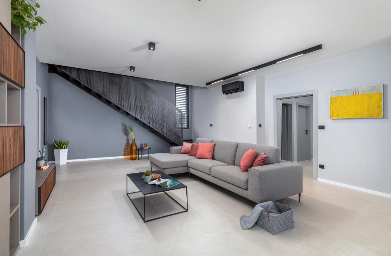 Amazing Private Villa With Outdoor Swimming Pool In Vodnjan Exterior foto